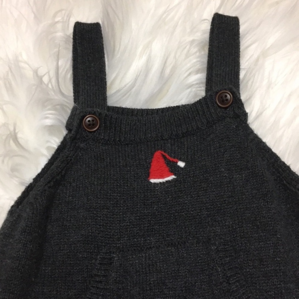 NWT SANTA HAT JUMPER